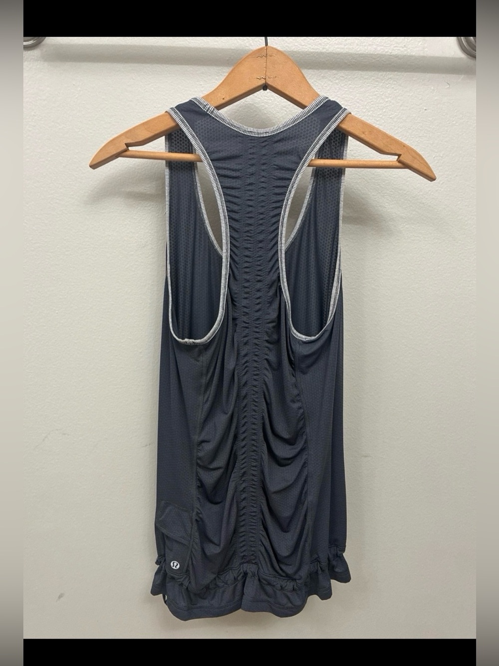 Lululemon Run Energy SL Racerback Tank Top Adjustable waist Size 6 Charcoal Gray